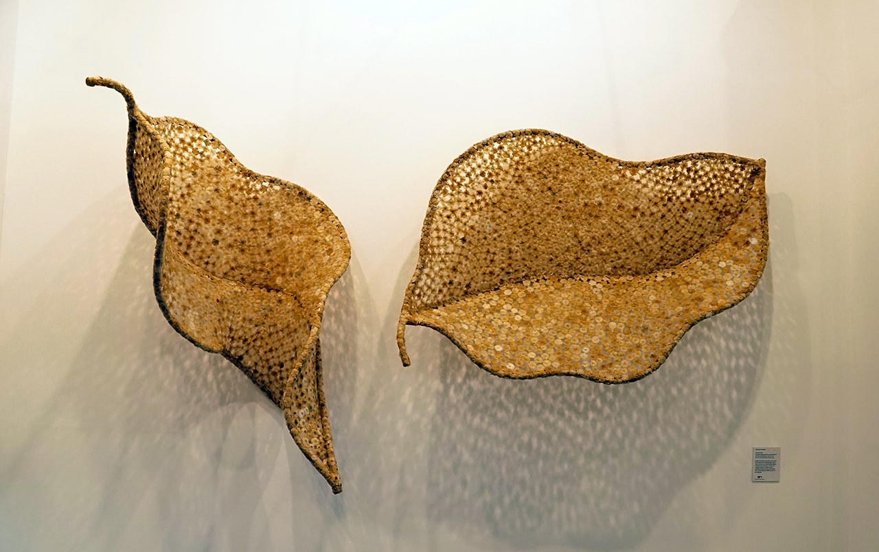 3d golden leaf